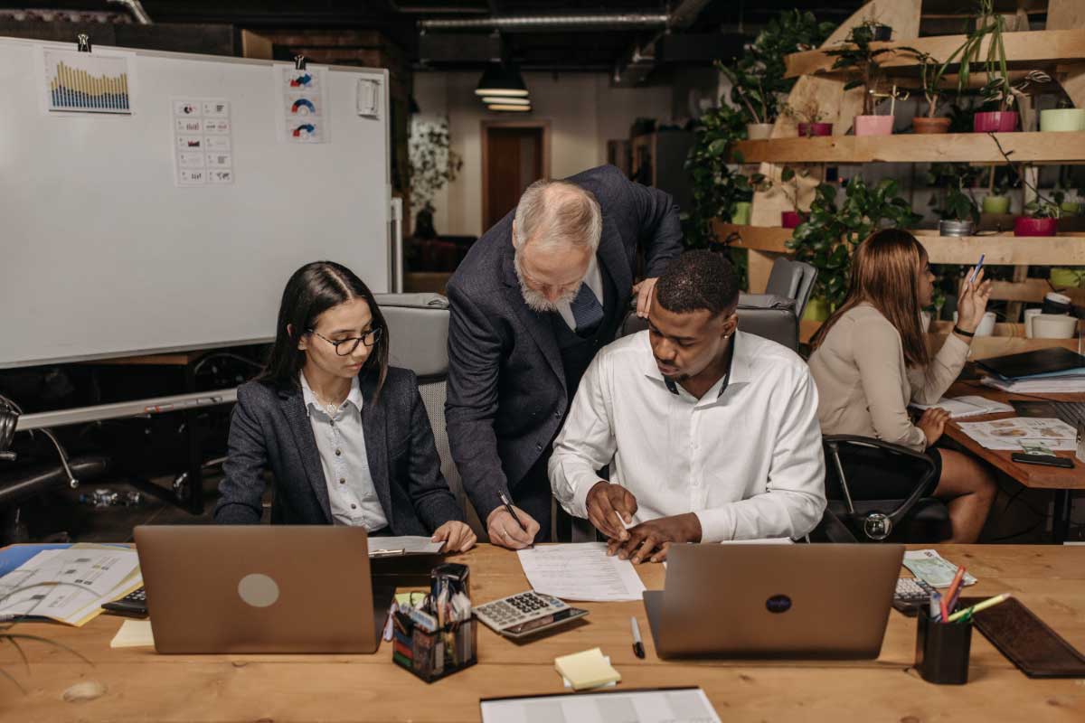 Employee vs. Independent Contractor: Why It Matters for Your Rights
